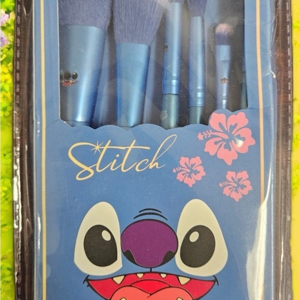 Stitch Makeup Brush 6 Piece Set in Blue with Pink tip